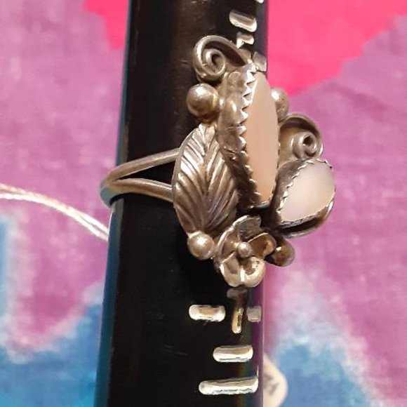 Mother of Pearl Ring Signed JE - Picture 2 of 5